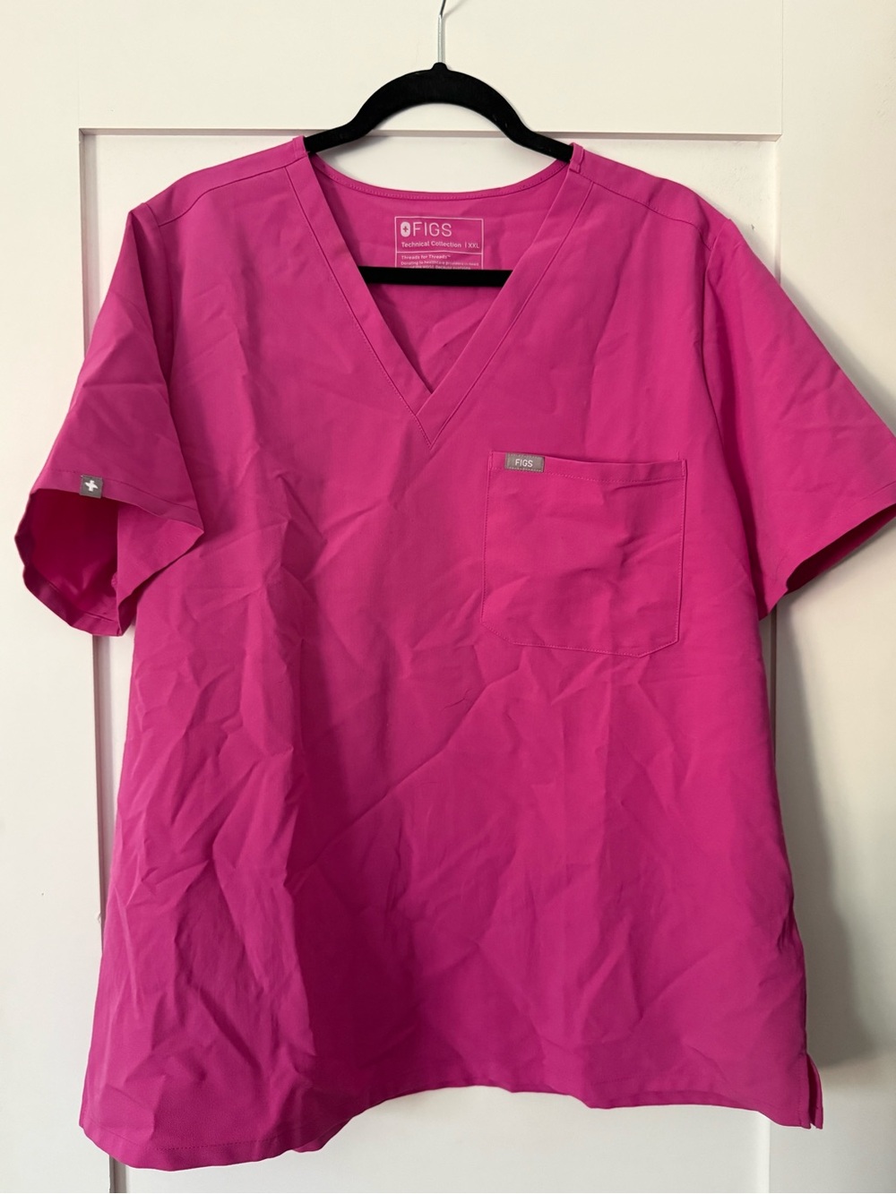 Figs Women’s V-Neck Top - Raspberry Pink